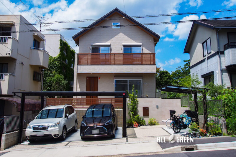 愛知県名古屋市　邸宅のナチュラルなイメージを尊重した優しい雰囲気のクローズ新築外構